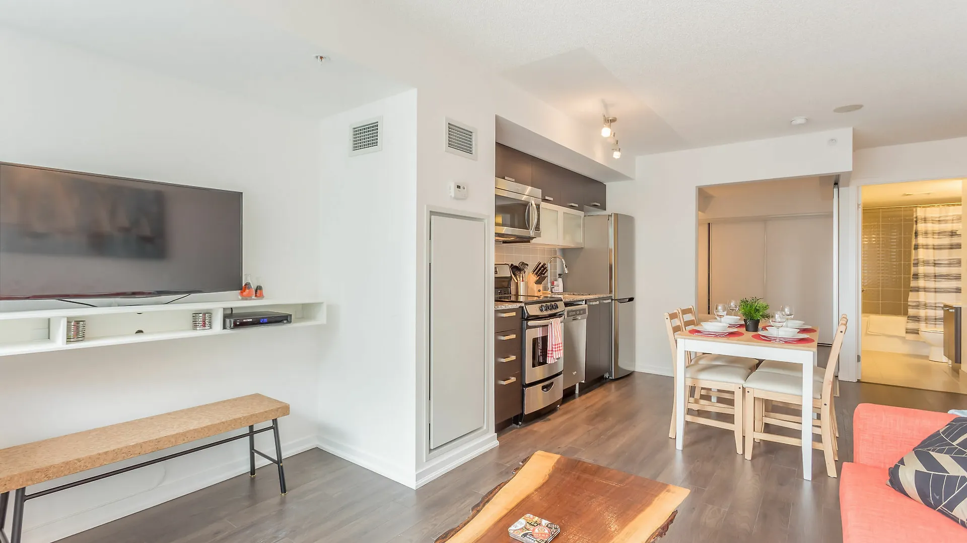 Apartment Aoc Suites - Luxury Condo - City/Cn Tower View Toronto