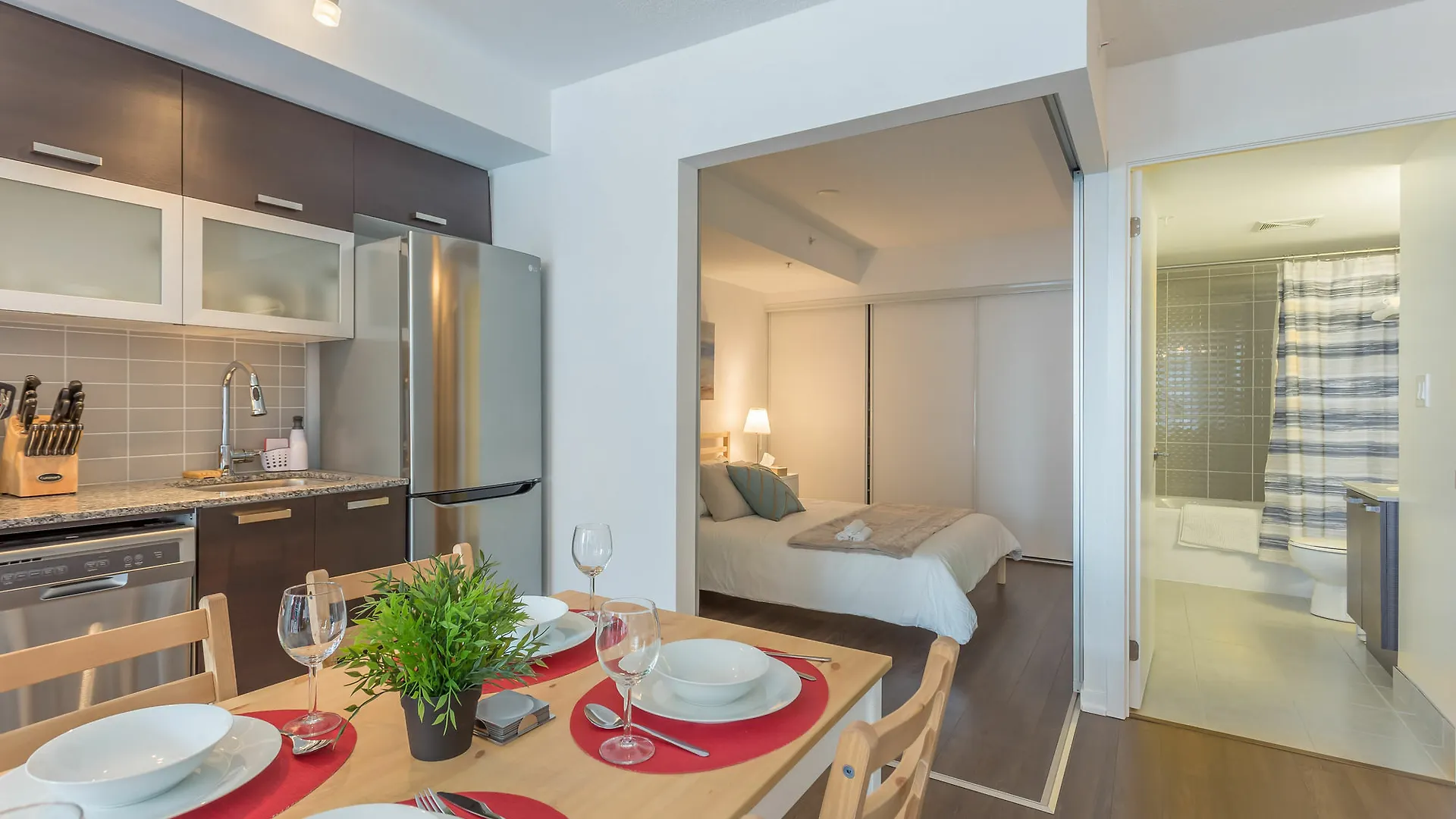 Aoc Suites - Luxury Condo - City/Cn Tower View Toronto